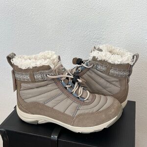 Merrell Women's Winter Boots - Brown and Cream